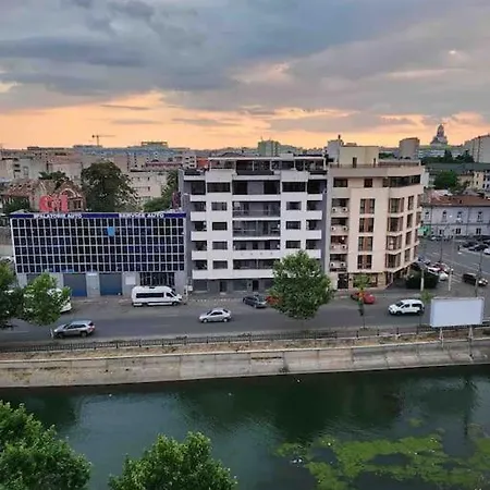 Lägenhet Belvedere Splaiul Unirii View *